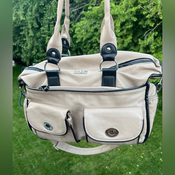 Kate Hill overnight bag - Picture 2 of 9